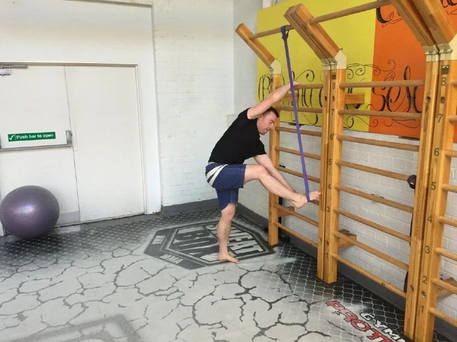 Resistance Band Human Flag 1 of 3